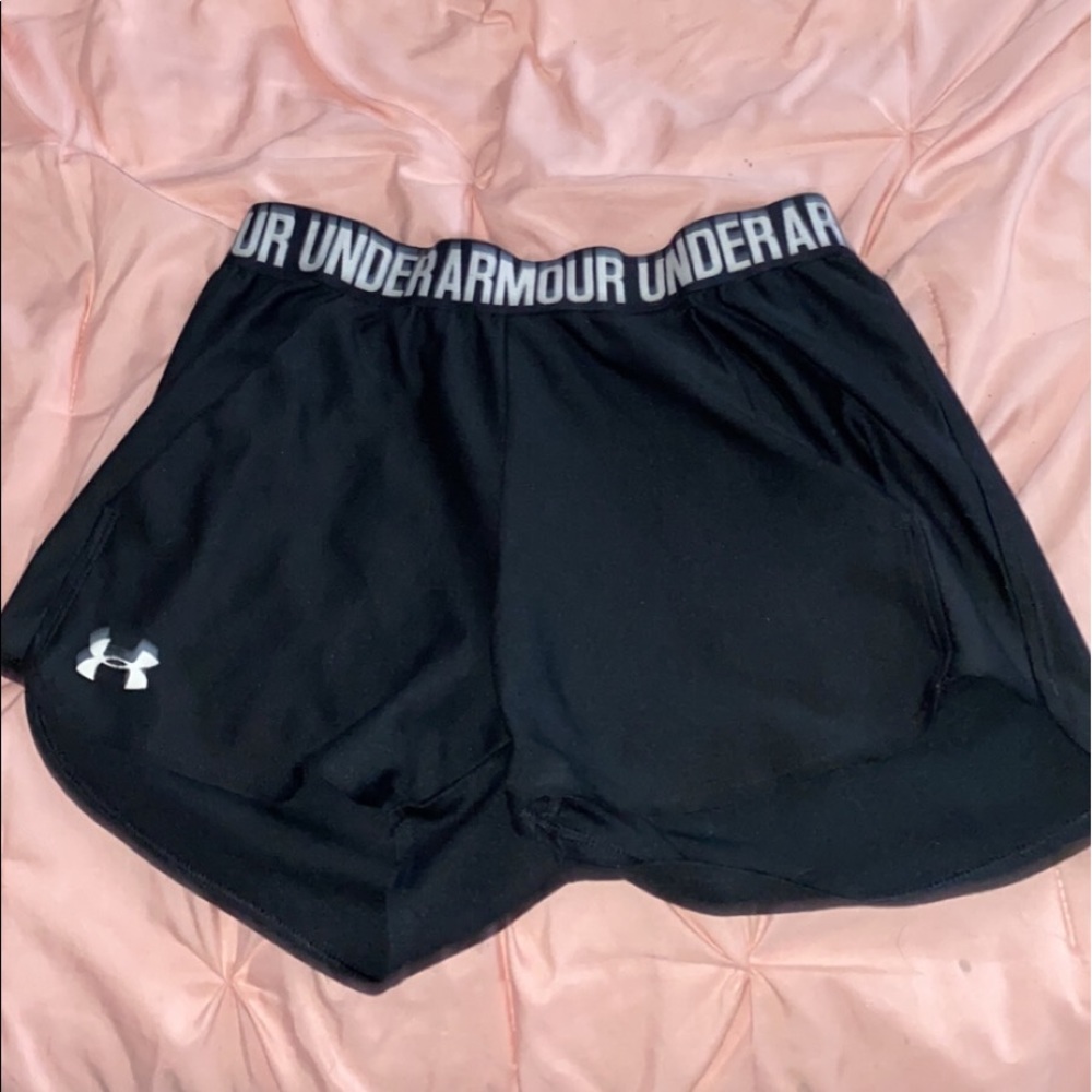 Black under armor shorts size S